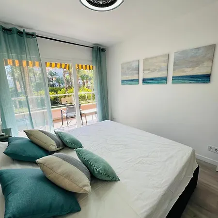 El Palmeral- Vistas, Sea View, Seasonal Pool Διαμέρισμα *