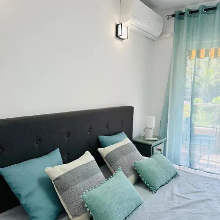 El Palmeral- Vistas, Sea View, Seasonal Pool شقة *