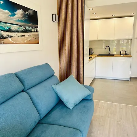 شقة El Palmeral- Vistas, Sea View, Seasonal Pool